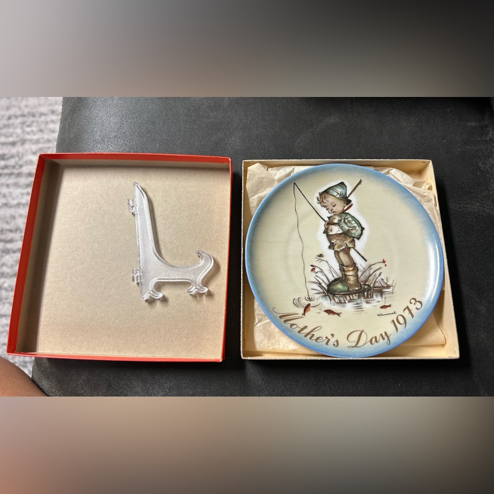 Vintage Sister Berta Hummel Mother's Day 1973 Limited Edition Ceramic Plate